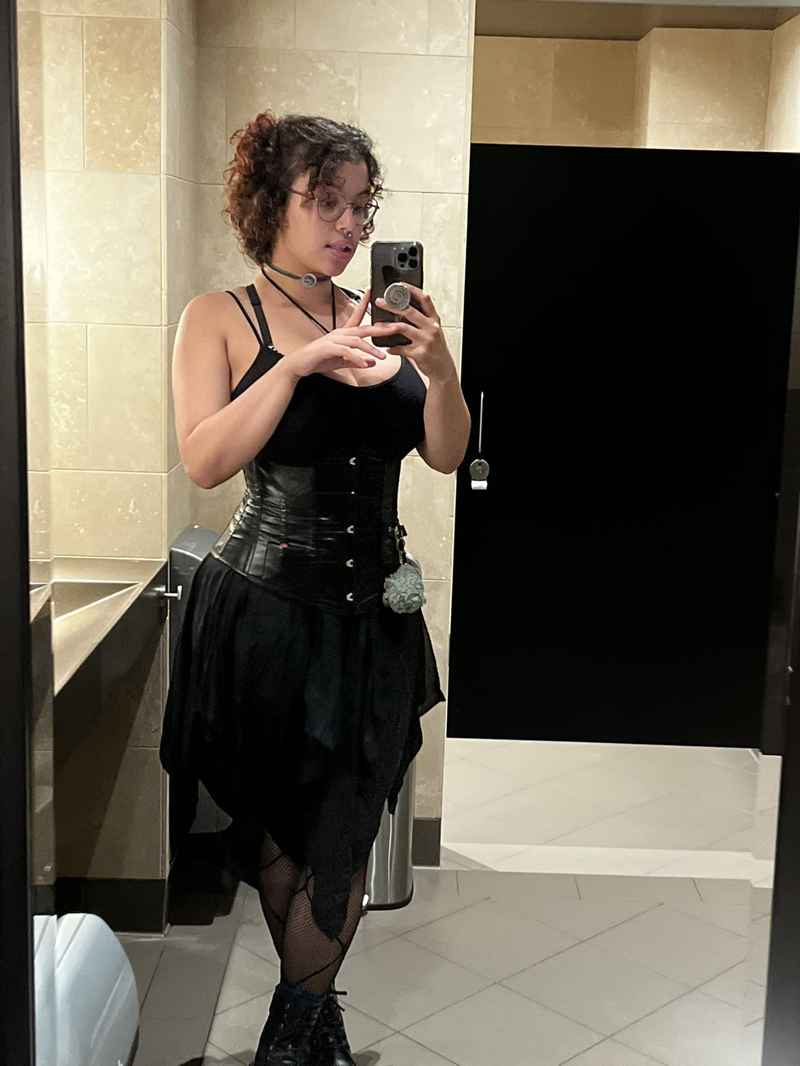 Maisie - curvy