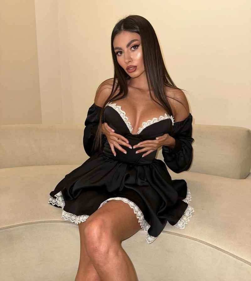 Nathalie - brunette