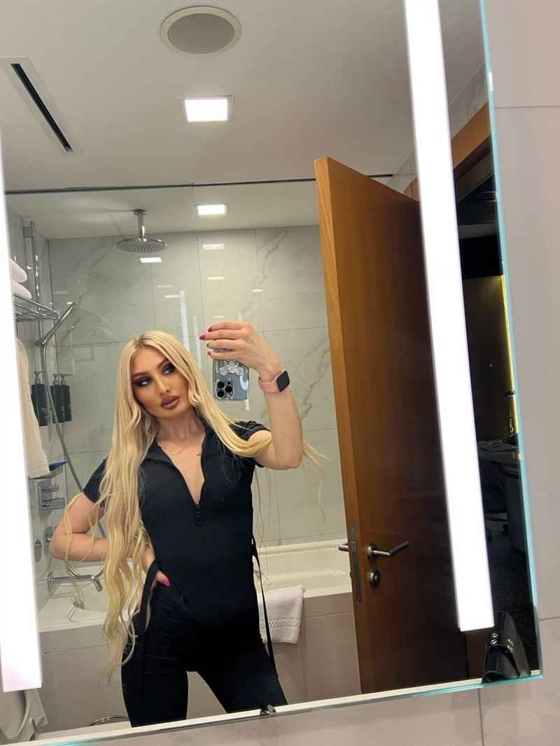 Noelle - independent companion