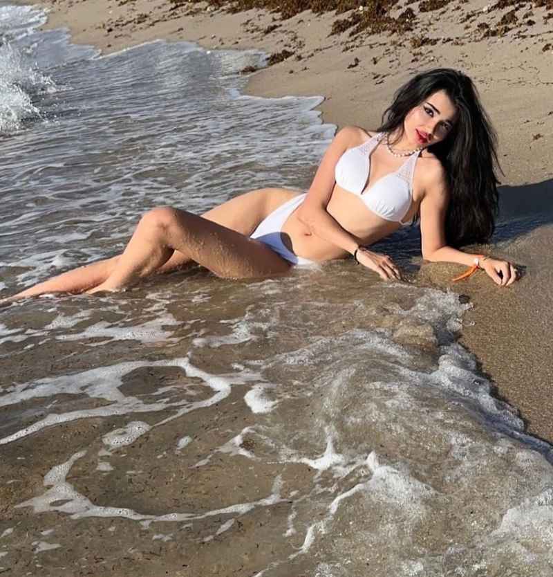 Laura - petite