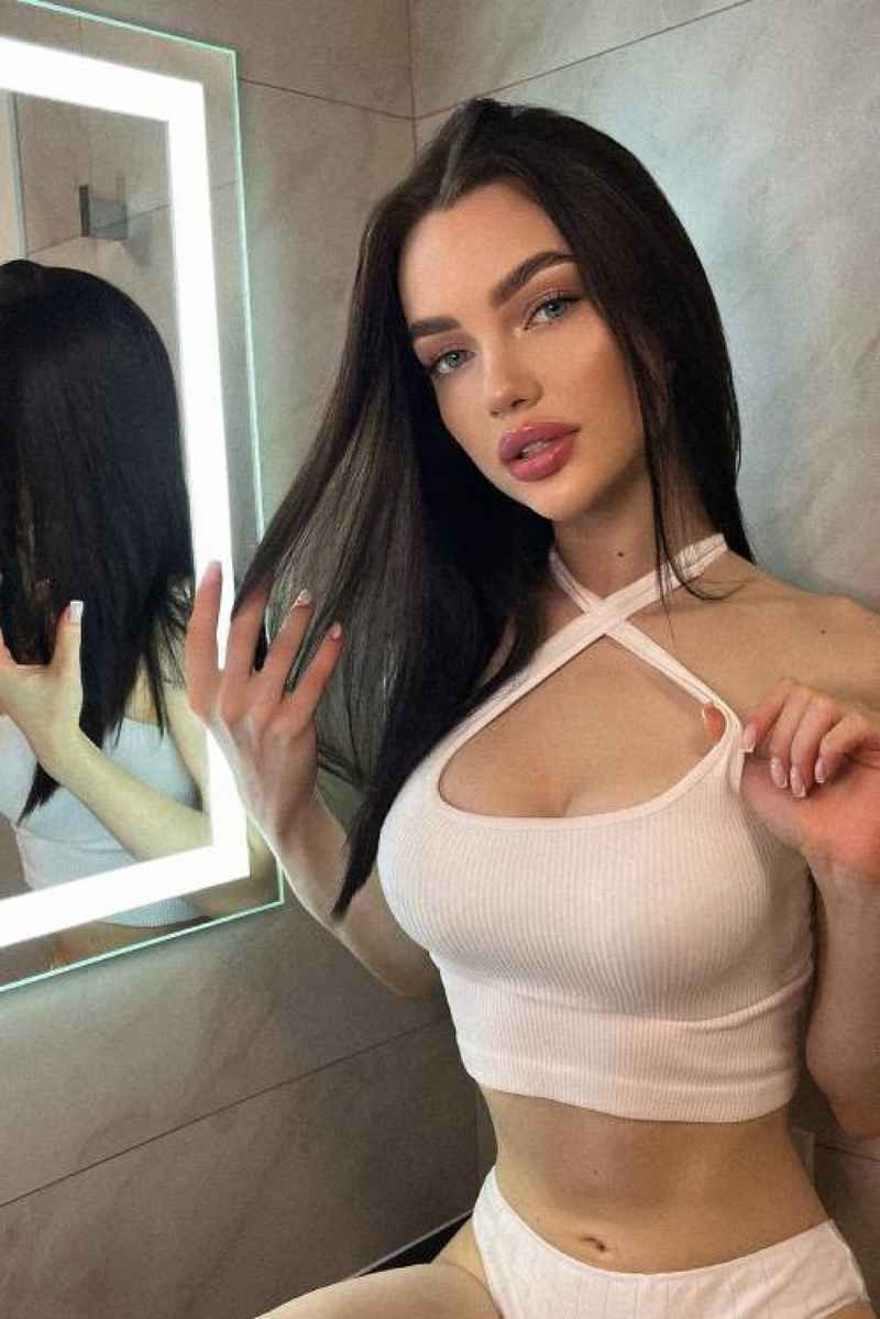Audrey - mature companion