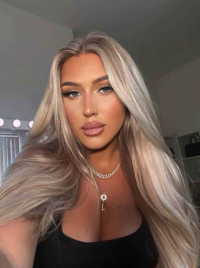 Erin - curvy