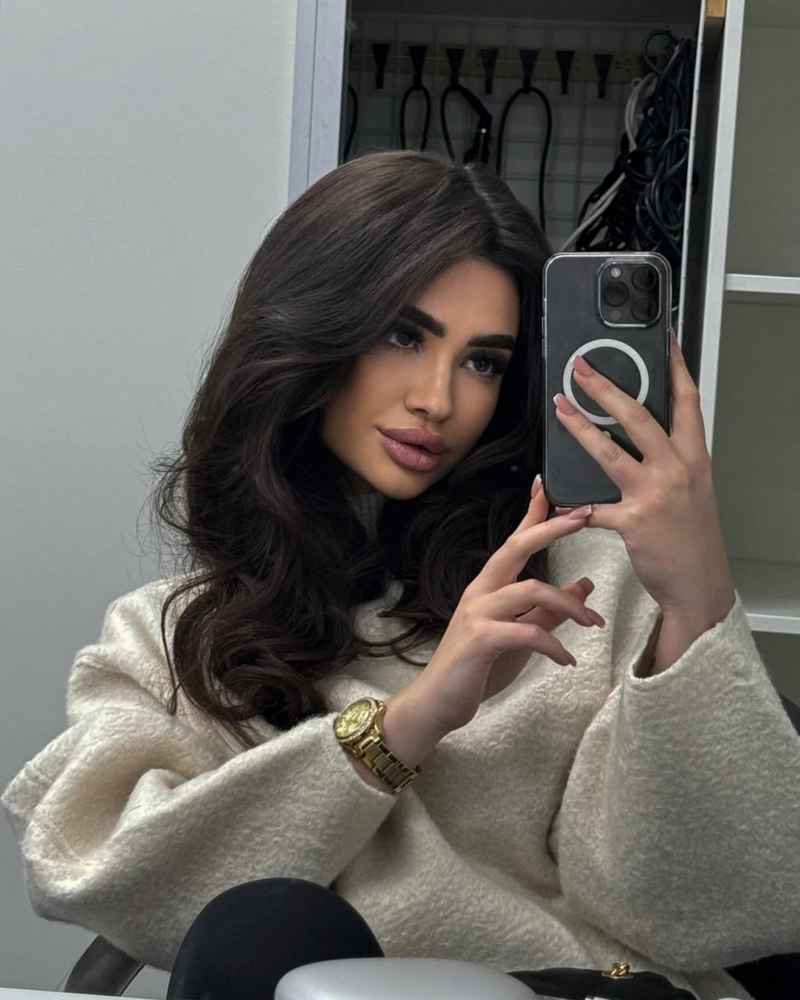 Maureen - curvy