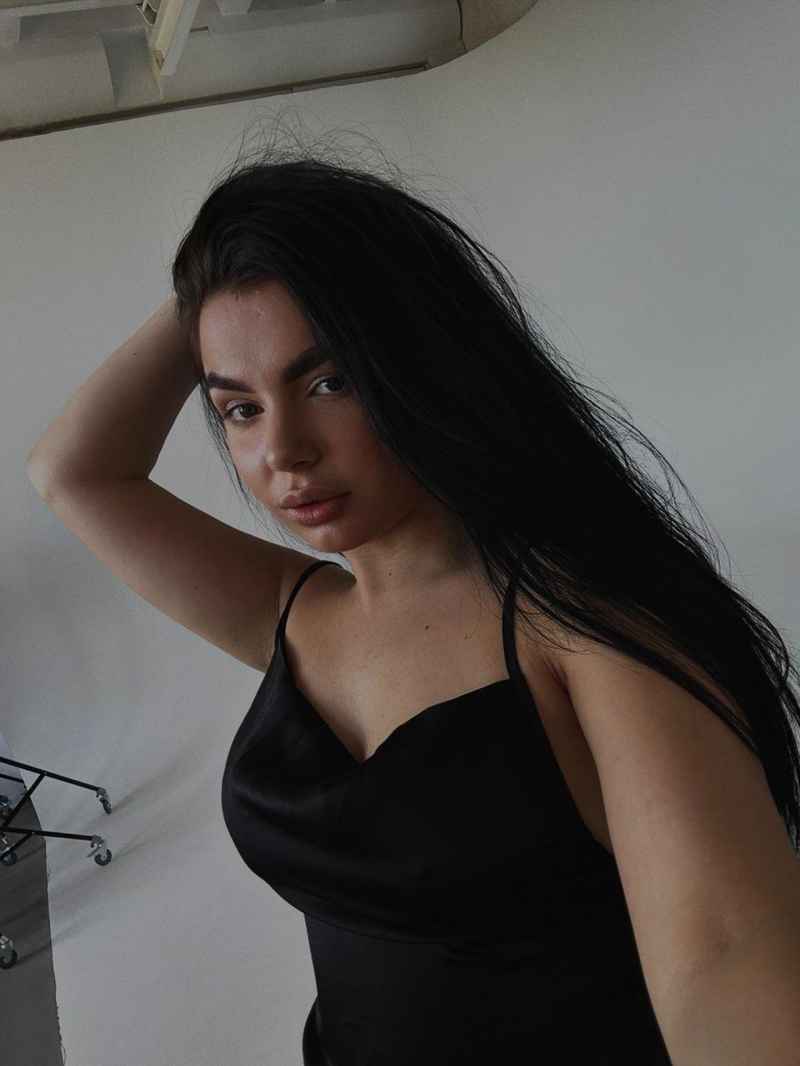 Makayla - petite