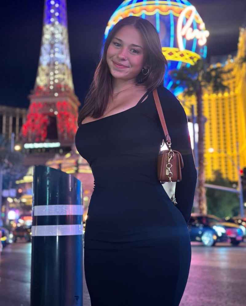 Ines - brunette