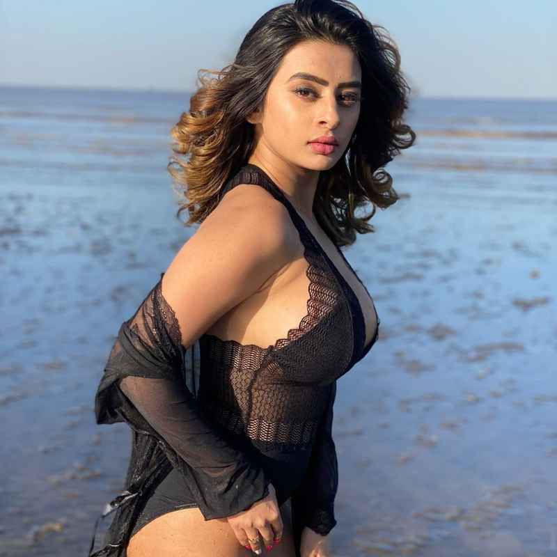 Capucine - outcall available