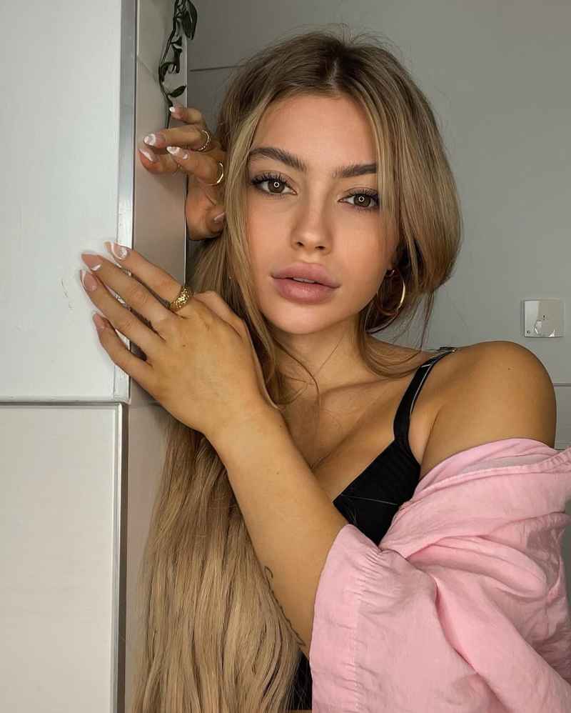 Nina - party girl