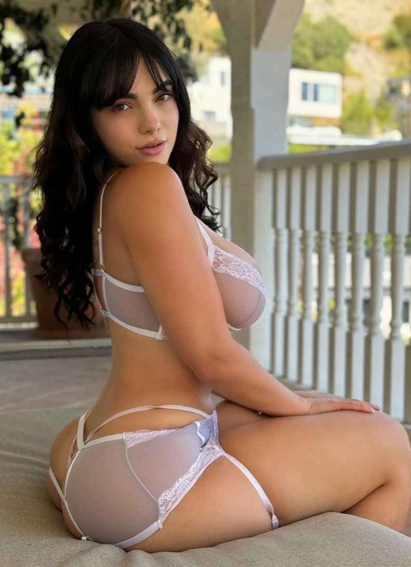 Adele - outcall available