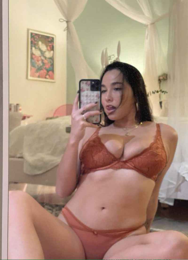 Amanda - short stay