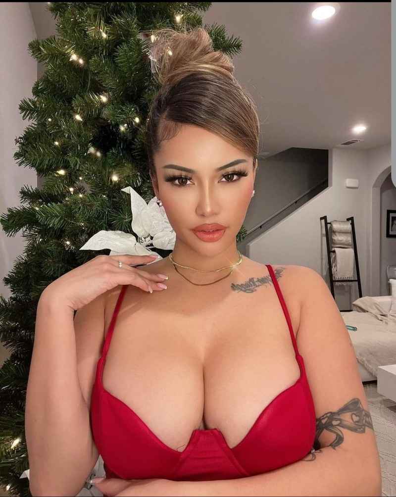 Angela - open minded