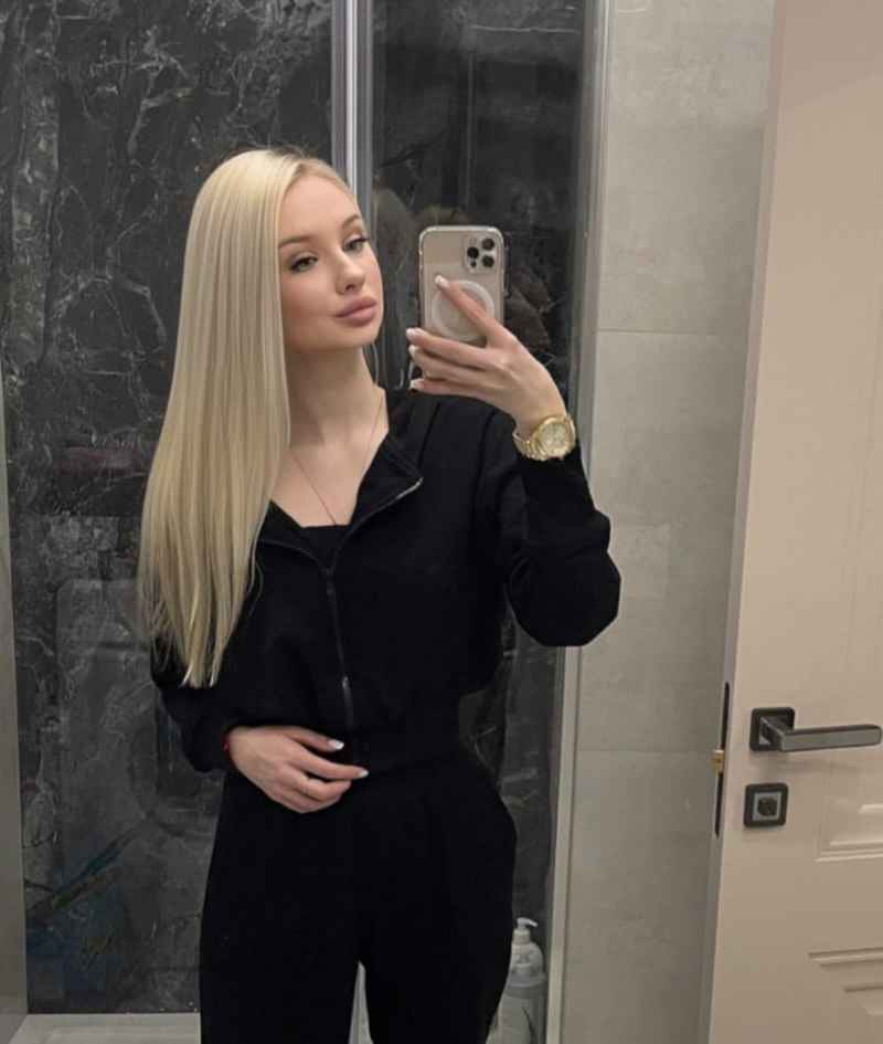 Bella - curvy