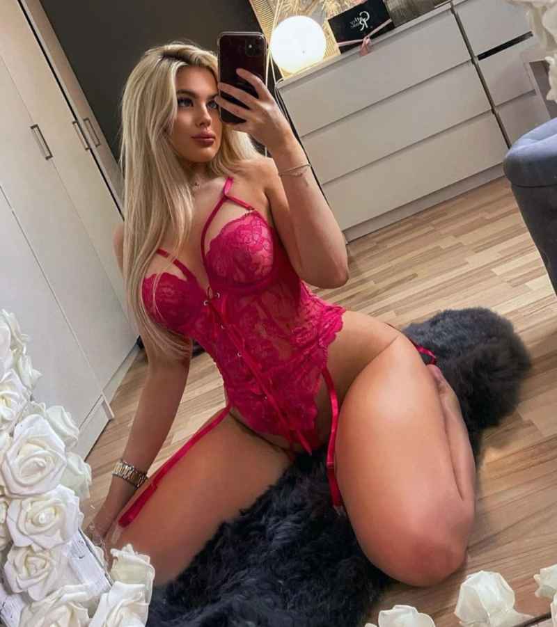 Amanda - outcall available