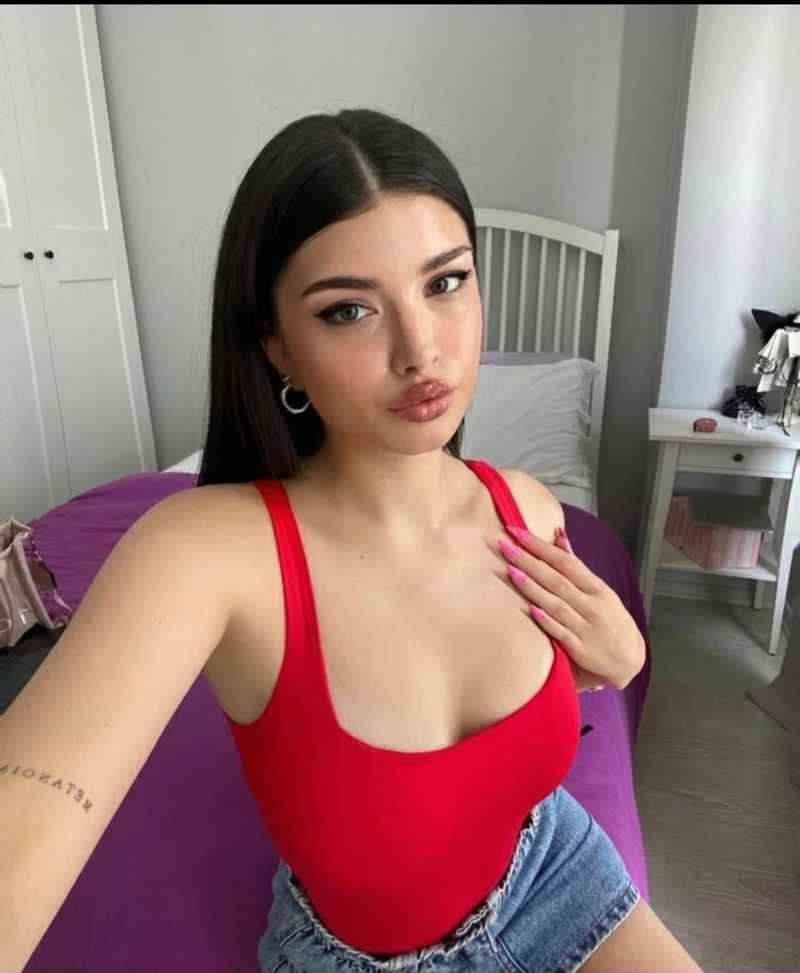 Keira - independent companion