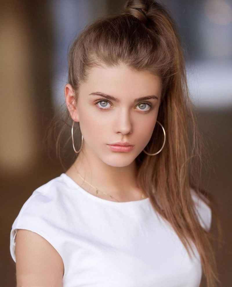 Grainne - curvy