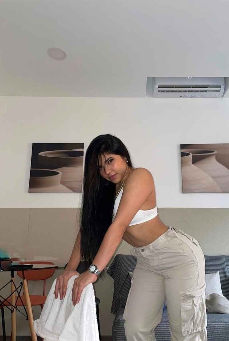 Yvette - mature companion