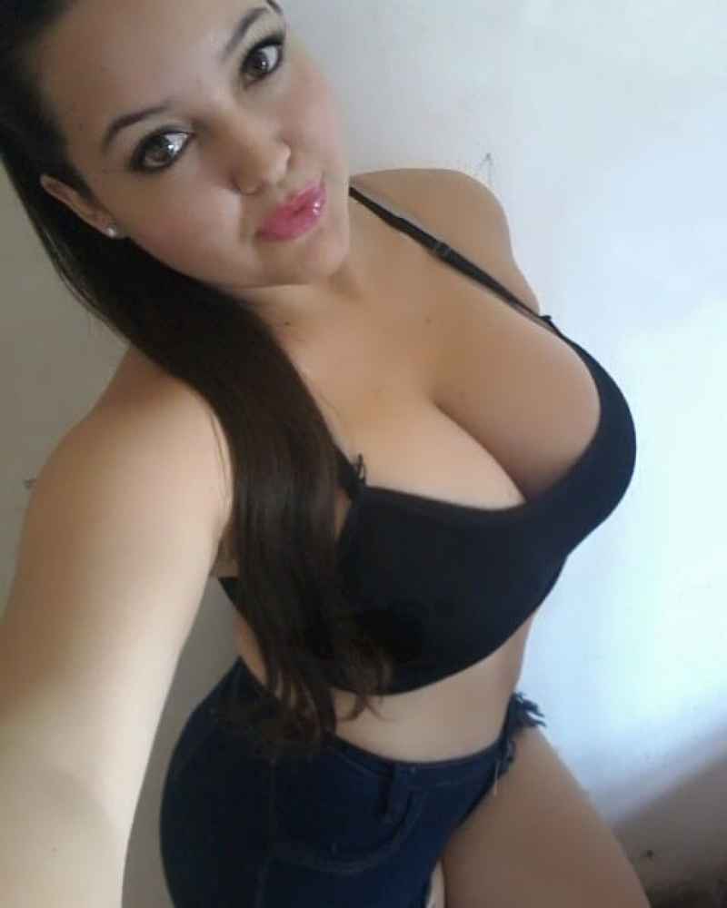 Roxane - new in town