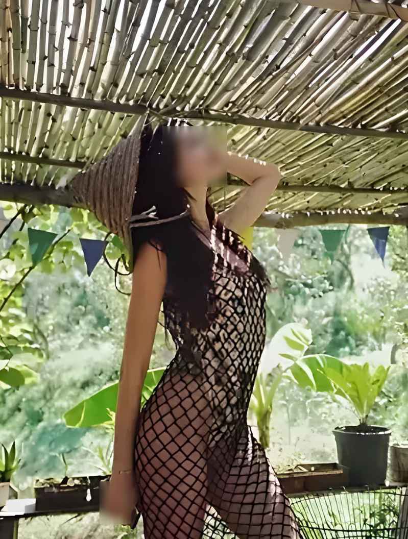 Nathalie - open minded