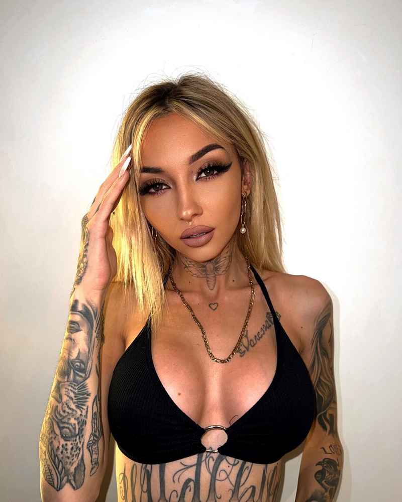 Stacy - blonde