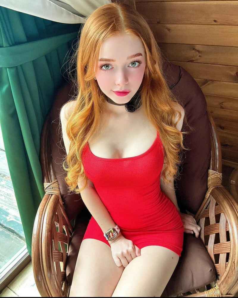 Kaylee - party girl
