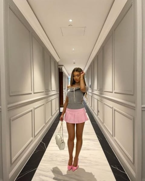 Emilie - independent companion