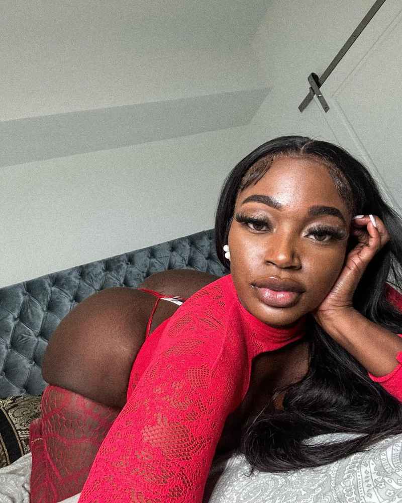 Chloe - brunette