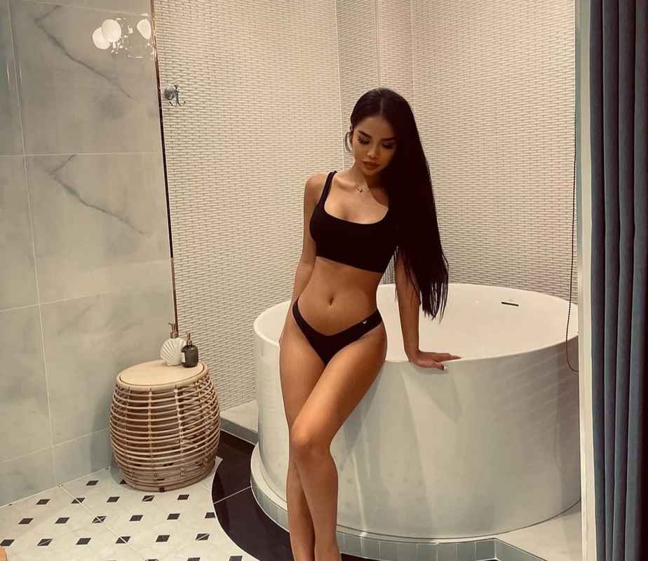 Amanda - local girl