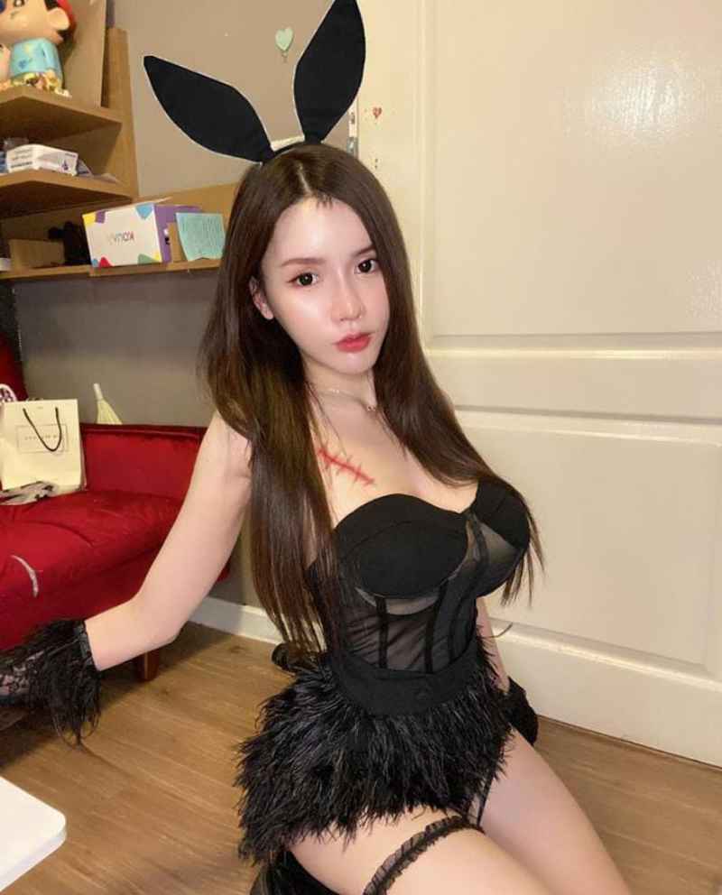 Julie - GFE