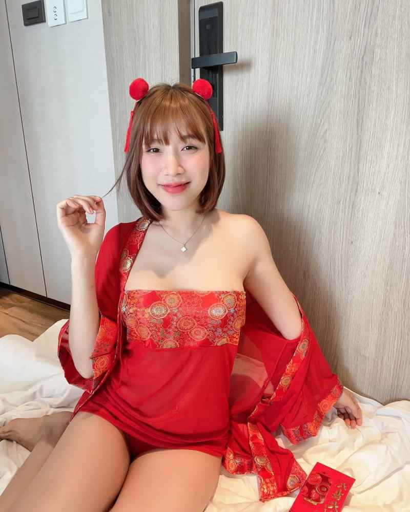 Rose - brunette