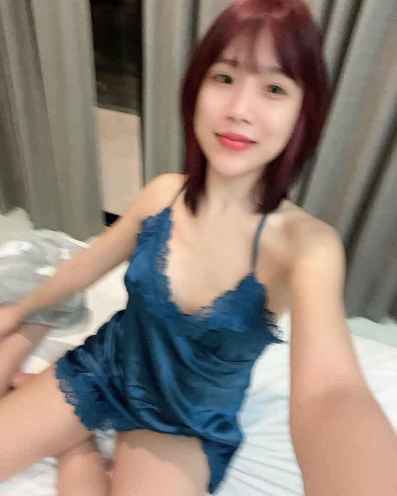 Bridget - curvy
