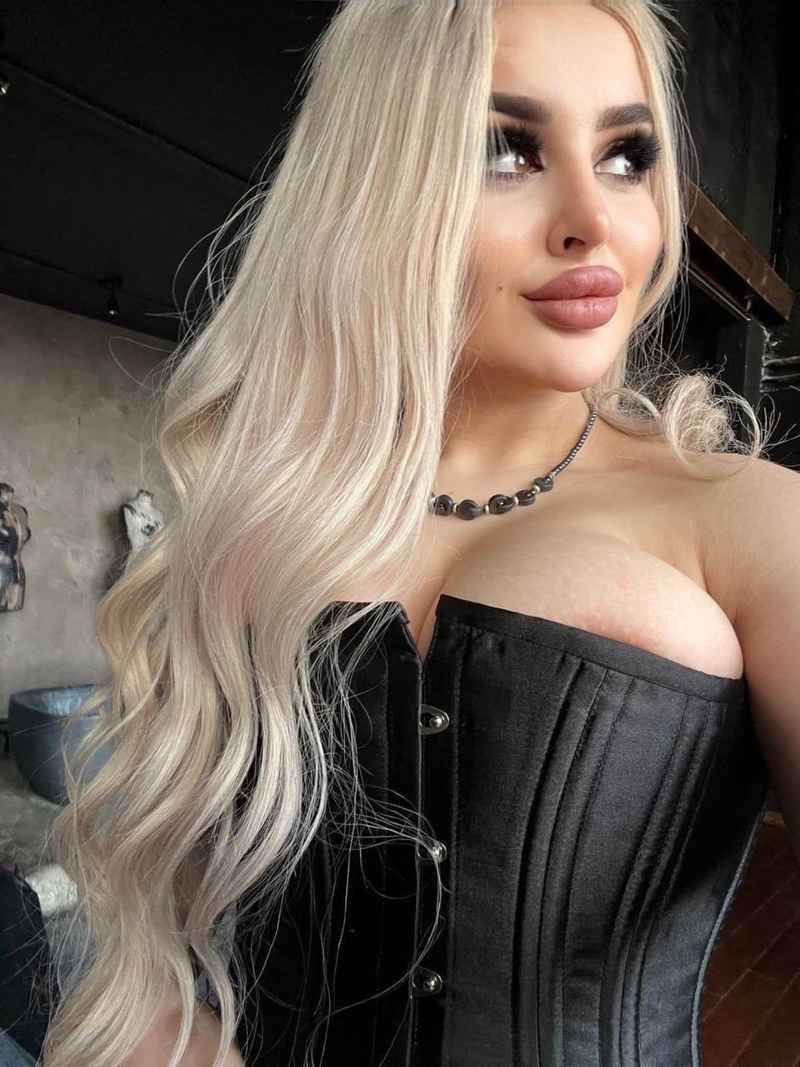 Helene - mature companion