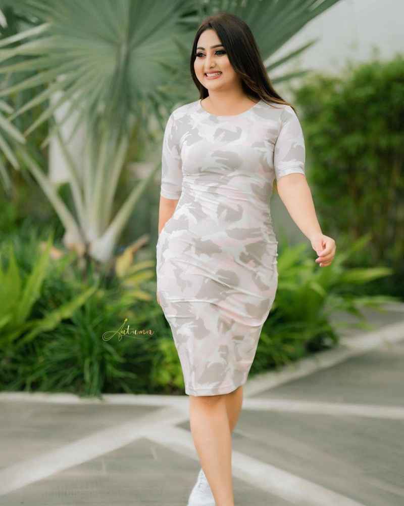 Kylie - independent companion