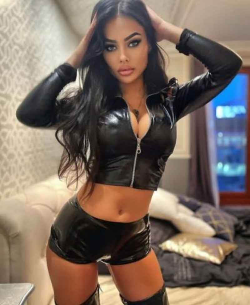 Suzanne - outcall available