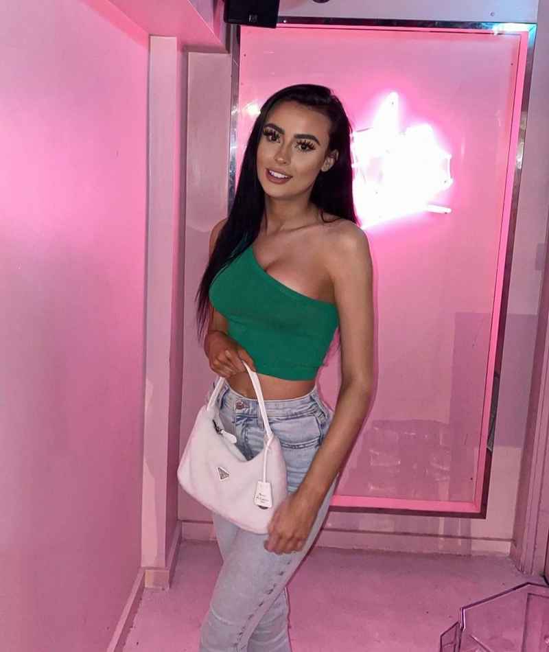 Lola - open minded