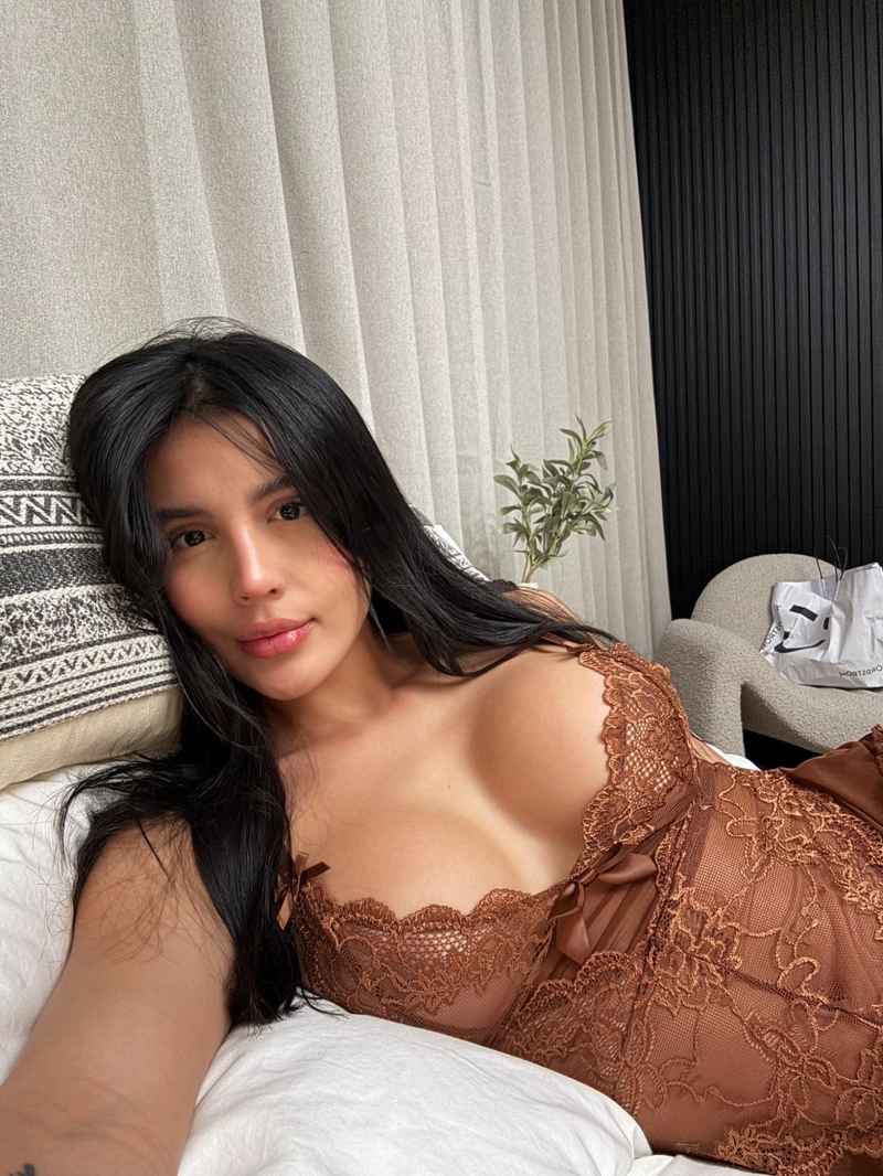 Roxane - independent companion