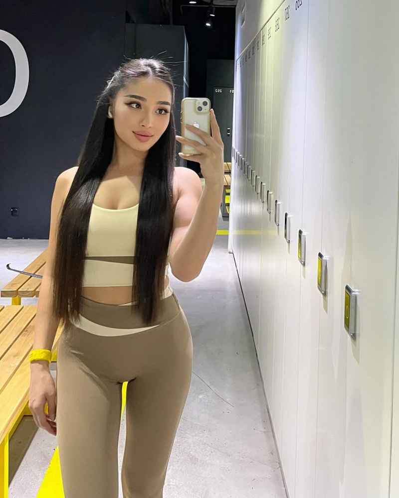 Noelle - party girl