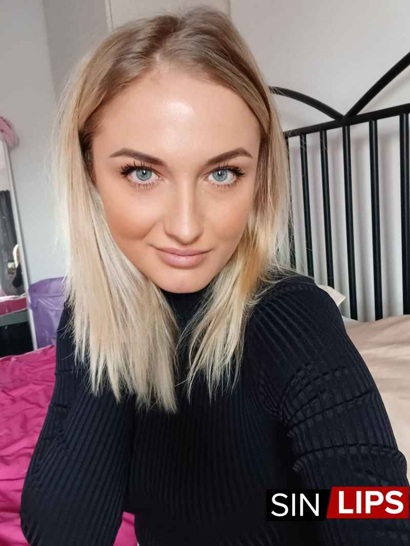 Deirdre - brunette