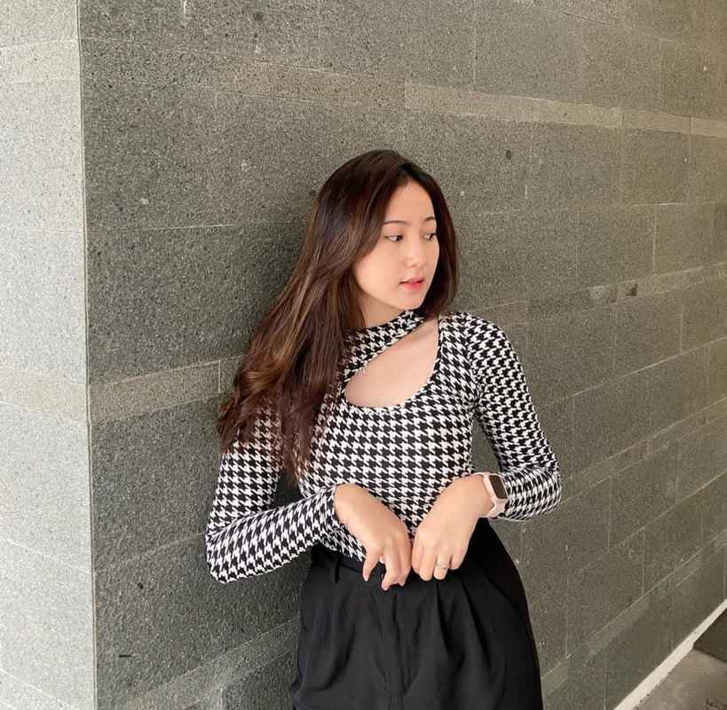 Lorraine - brunette