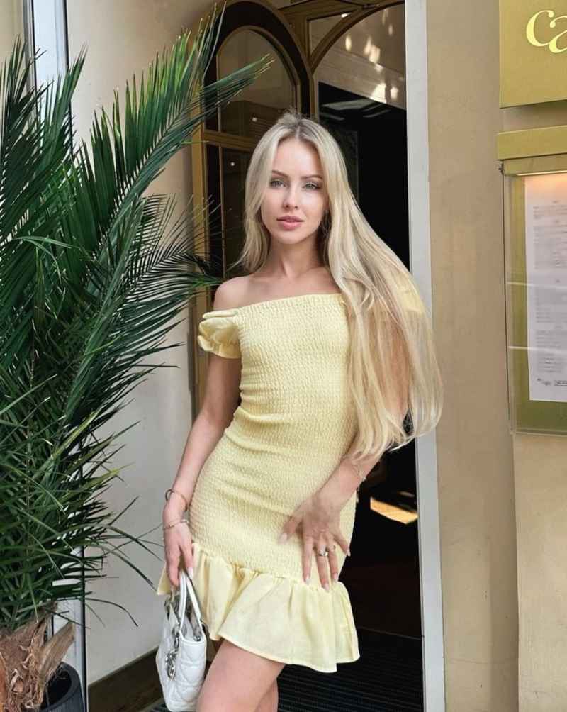 Nina - party girl