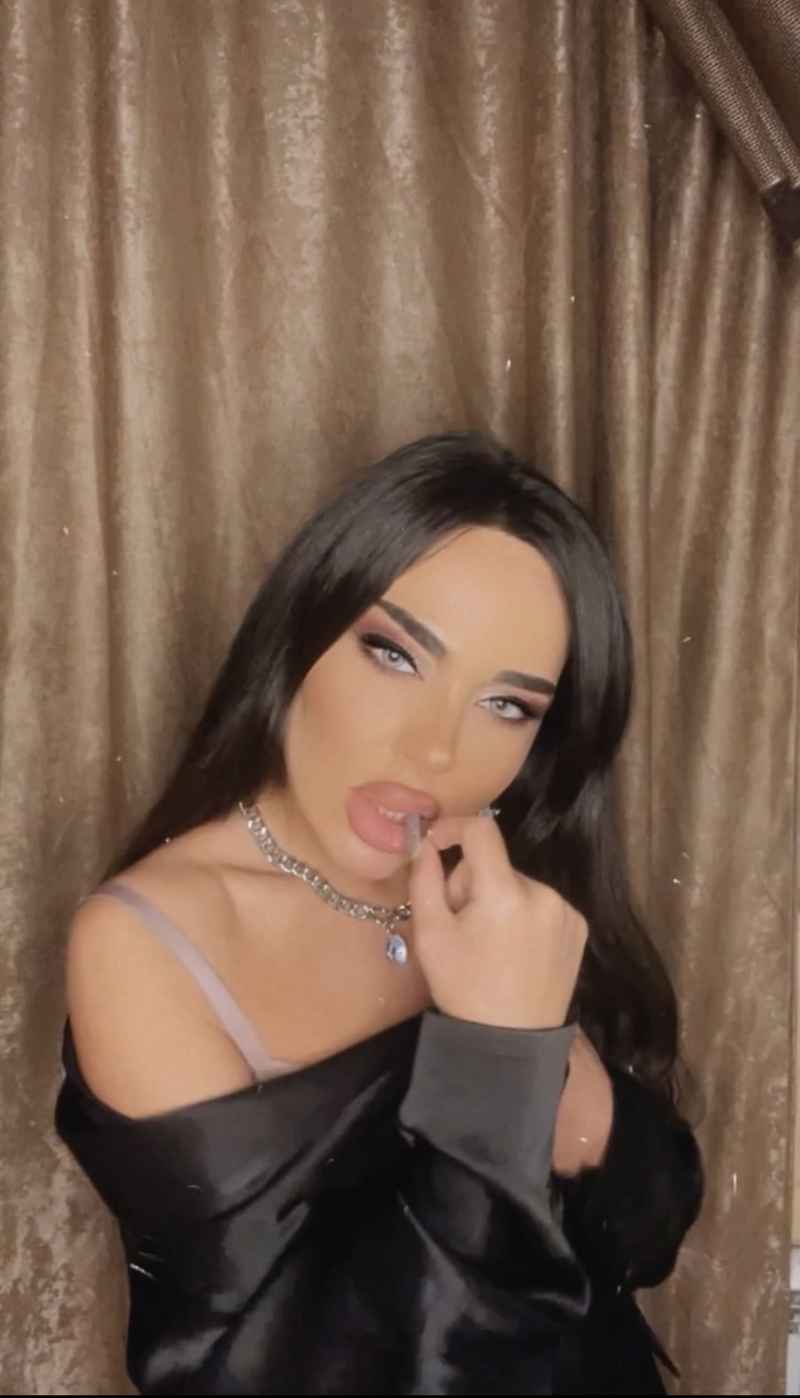 Tina - mature companion