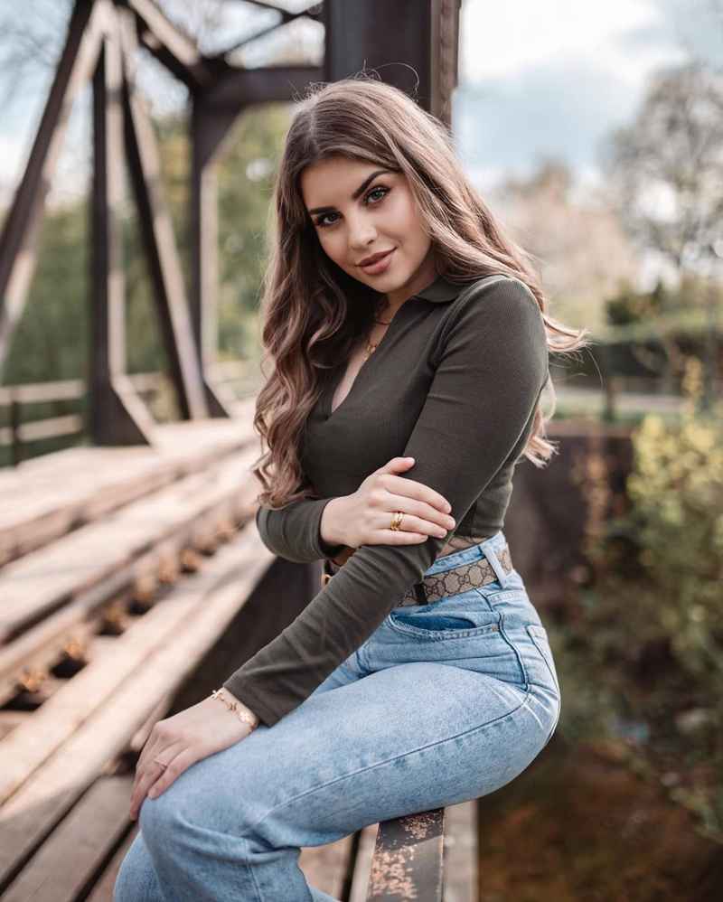 Lara - high class