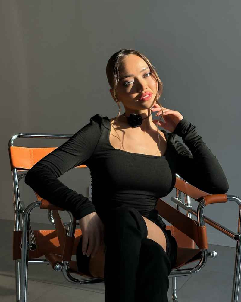 Odile - mature companion