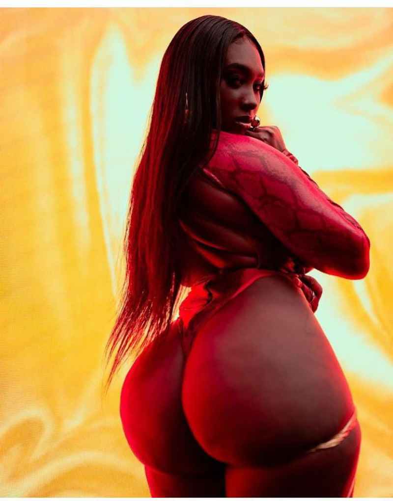 Roxane - new in town