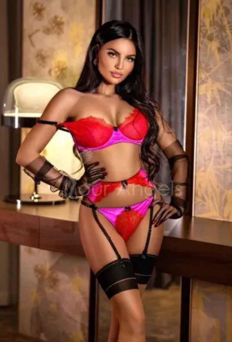 Aurelie - short stay