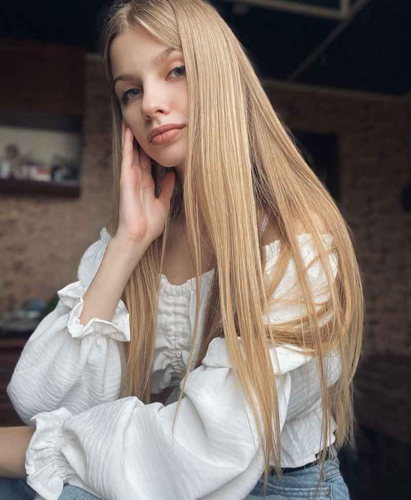 Leanne - petite