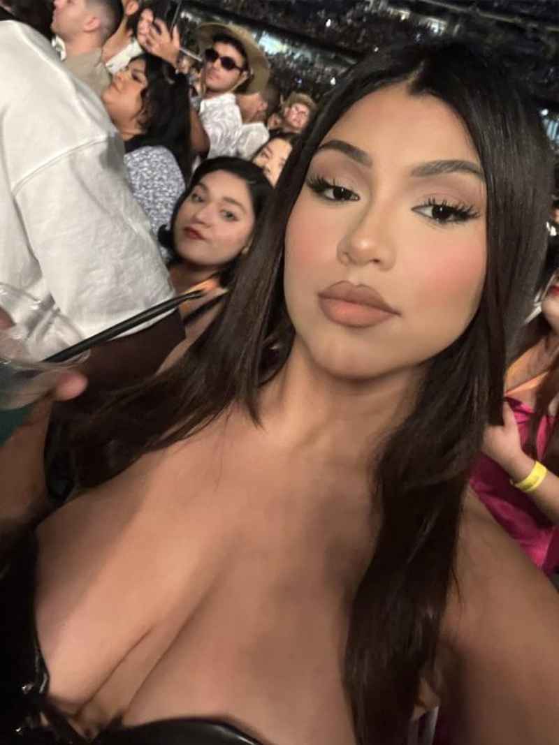 Flavie - outcall available
