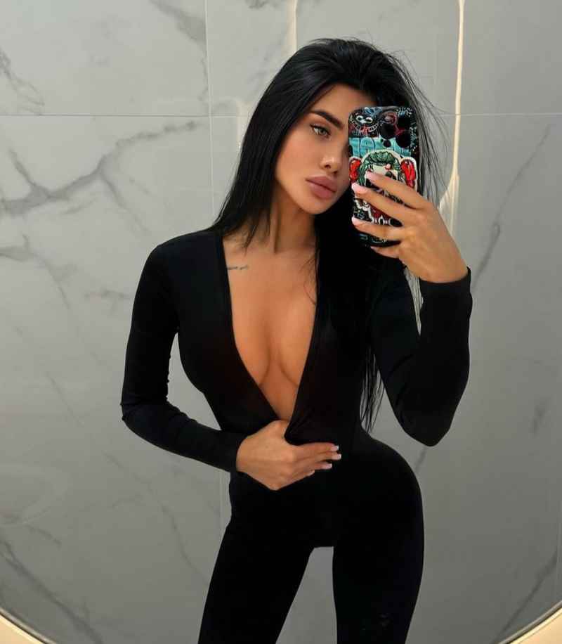 Janice - curvy