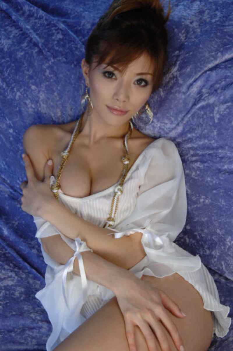 Simone - mature companion