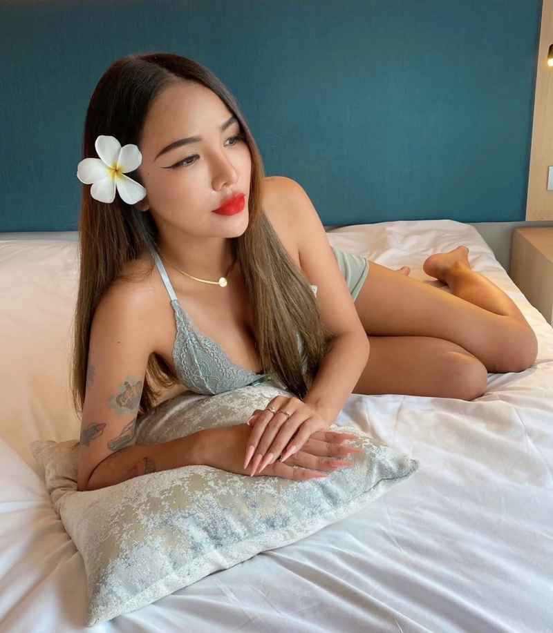 Sienna - discreet meetings