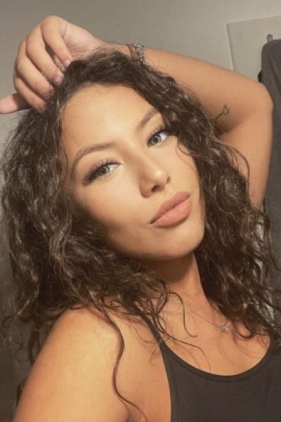 Melissa - brunette