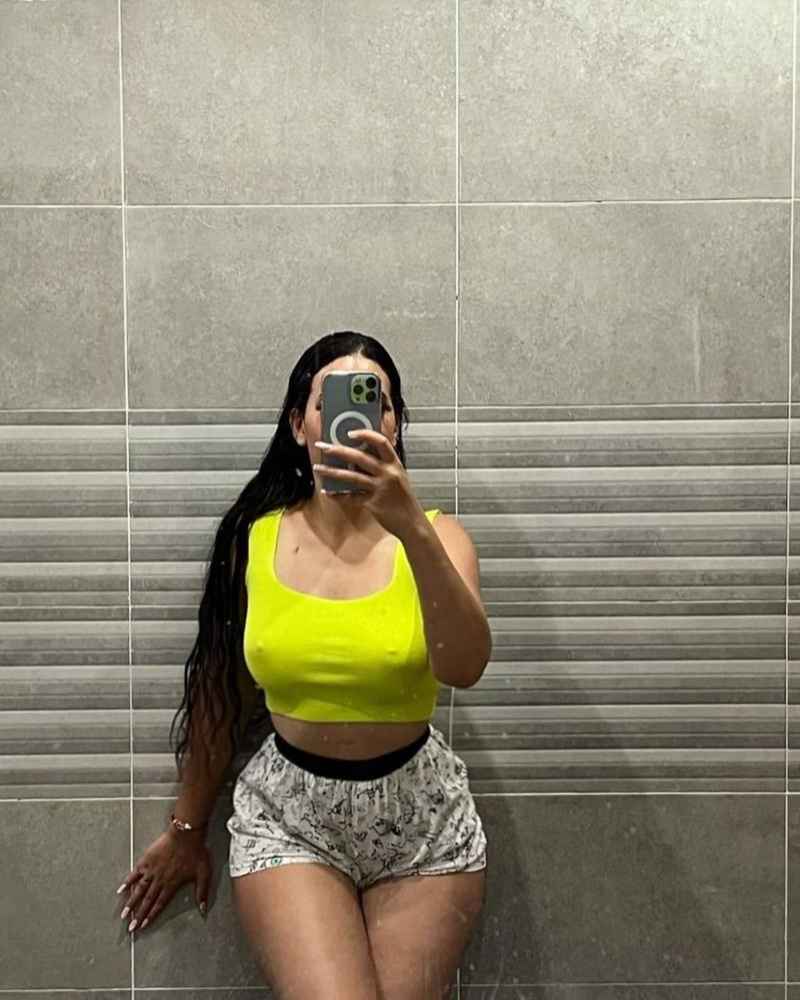 Moira - outcall available